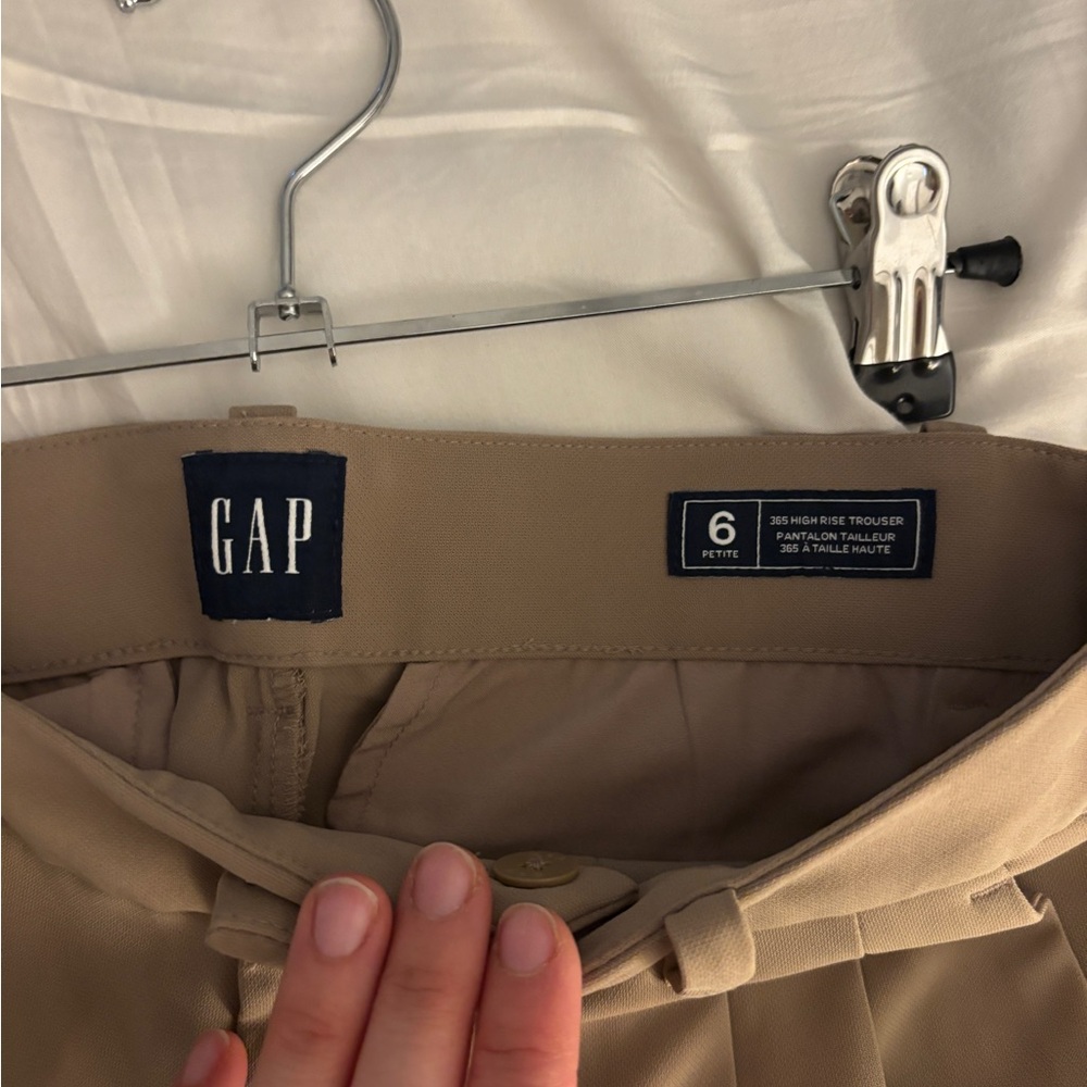 Gap Pleated High-Rise Trousers Petite (never worn) - Picture 6 of 6